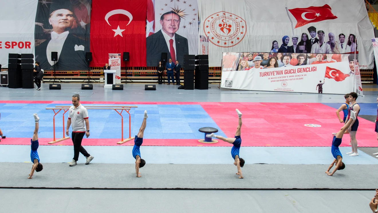 SÜHOT gösterileri, 19 Mayıs kutlamalarına damga vurdu